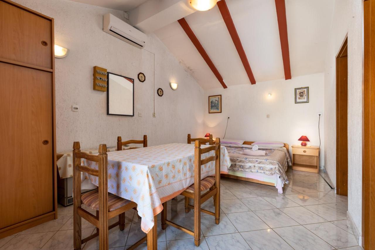 Apartments And Room Pergola Rovinj Luaran gambar